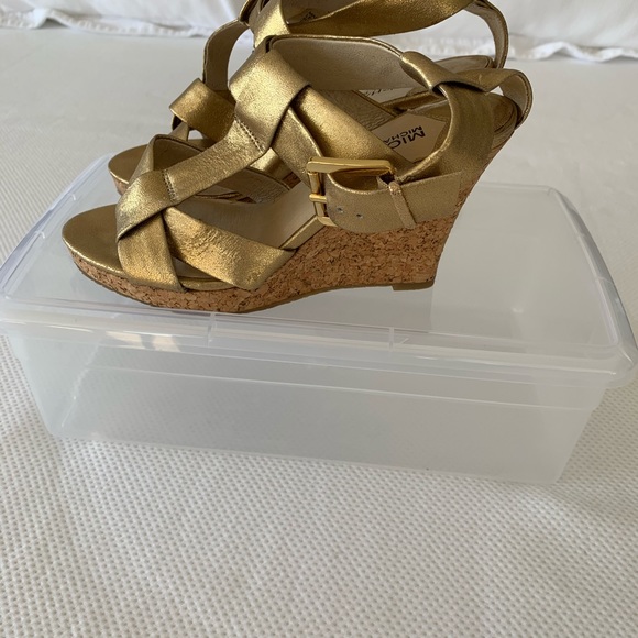 Sandals - Picture 2 of 2